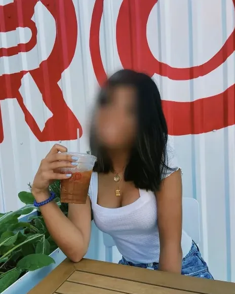 Aroa, 19 años